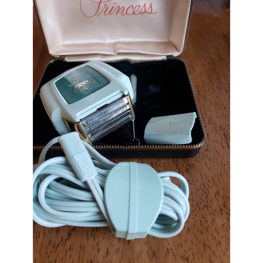 Vintage Remington Princess electric shaver razor w/box, cord & cleaning brush - Picture 4 of 6